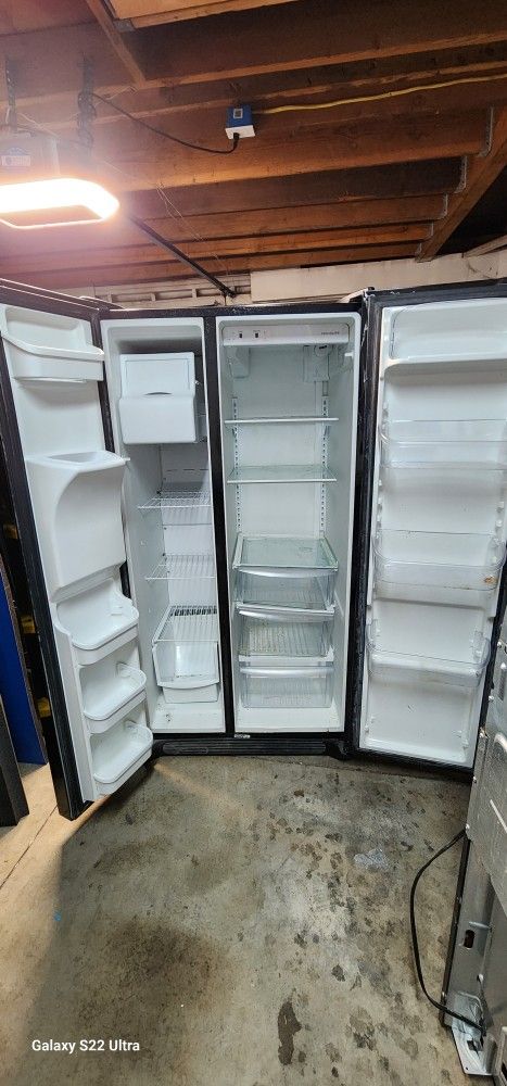 Frigidaire LFSS2612TEO Refrigerator