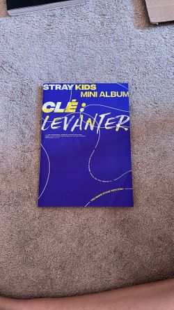 SKZ mini album levanter