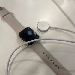 Apple watch series 9 (2024) starlight aluminum 