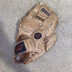 Louisville Slugger LSG10 Baseball Glove