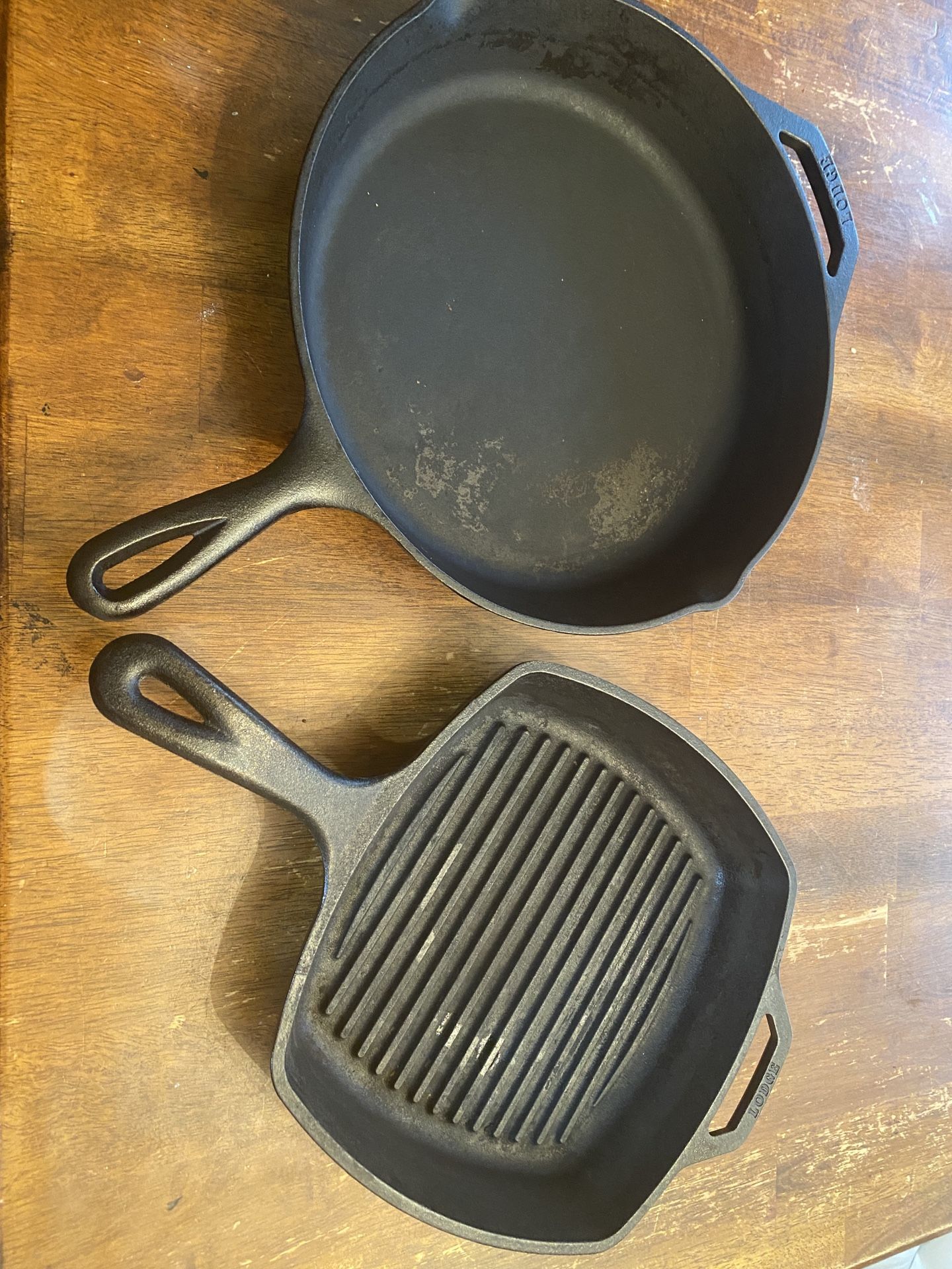 Lodge Cast Iron Skillet & Grill