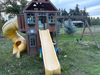 Play structure