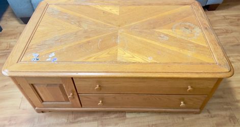 Big coffee table with drawers and wheels