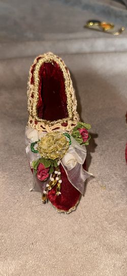 Vintage Red Velvet And Gold Lace Flower Floral Victorian Shoe Ornament