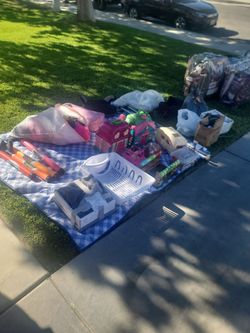 Yard Sale!!! 06/20