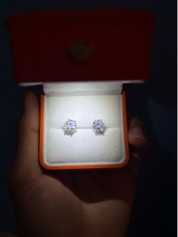4 CTW Moissanite Stud Earrings – 2 Carat Each – D Color VVS1 – S925 Sterling Silver – GRA Certified plus a gift