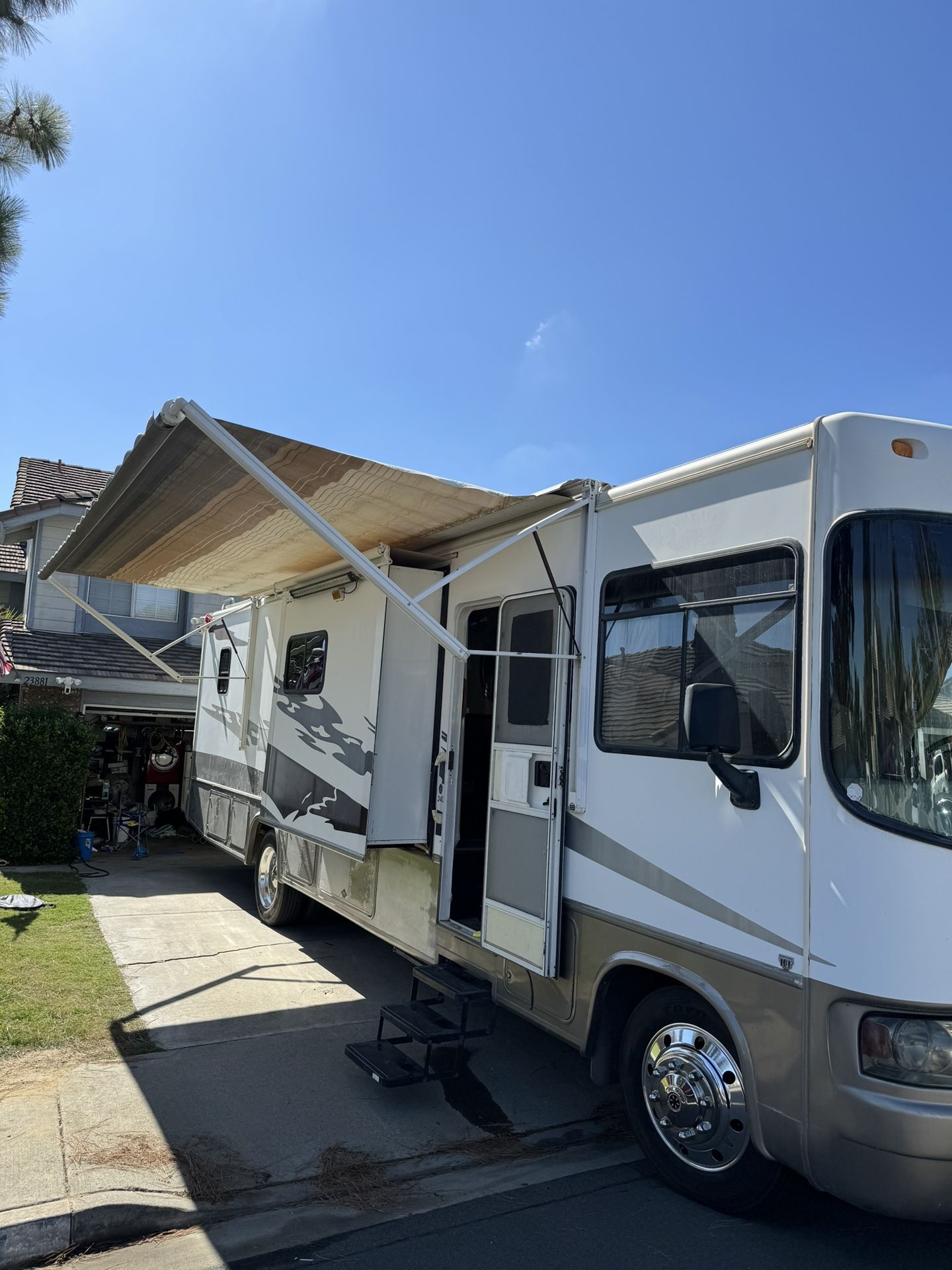 34 Foot Forest River Georgetown Rv