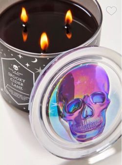 Unique Halloween! BATH & BODY WORKS🖤🕯💀SPOOKY CIDER LANE💀🕯🖤3-wick candle with glass Skull Lid Only $15 each or 2 for $27!