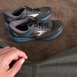 Size 14 - Brooks Ghost 14 Black Blue sz 14/2E