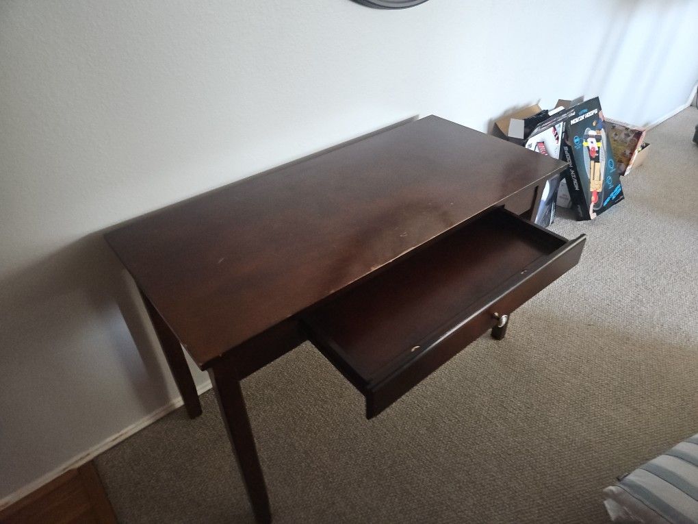 Wood Single Drawer Desk