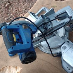 Kobalt 71/4 I Compact Sliding Single Bevel Miter Saw