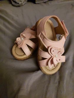 8 pairs toddler shoes size 4