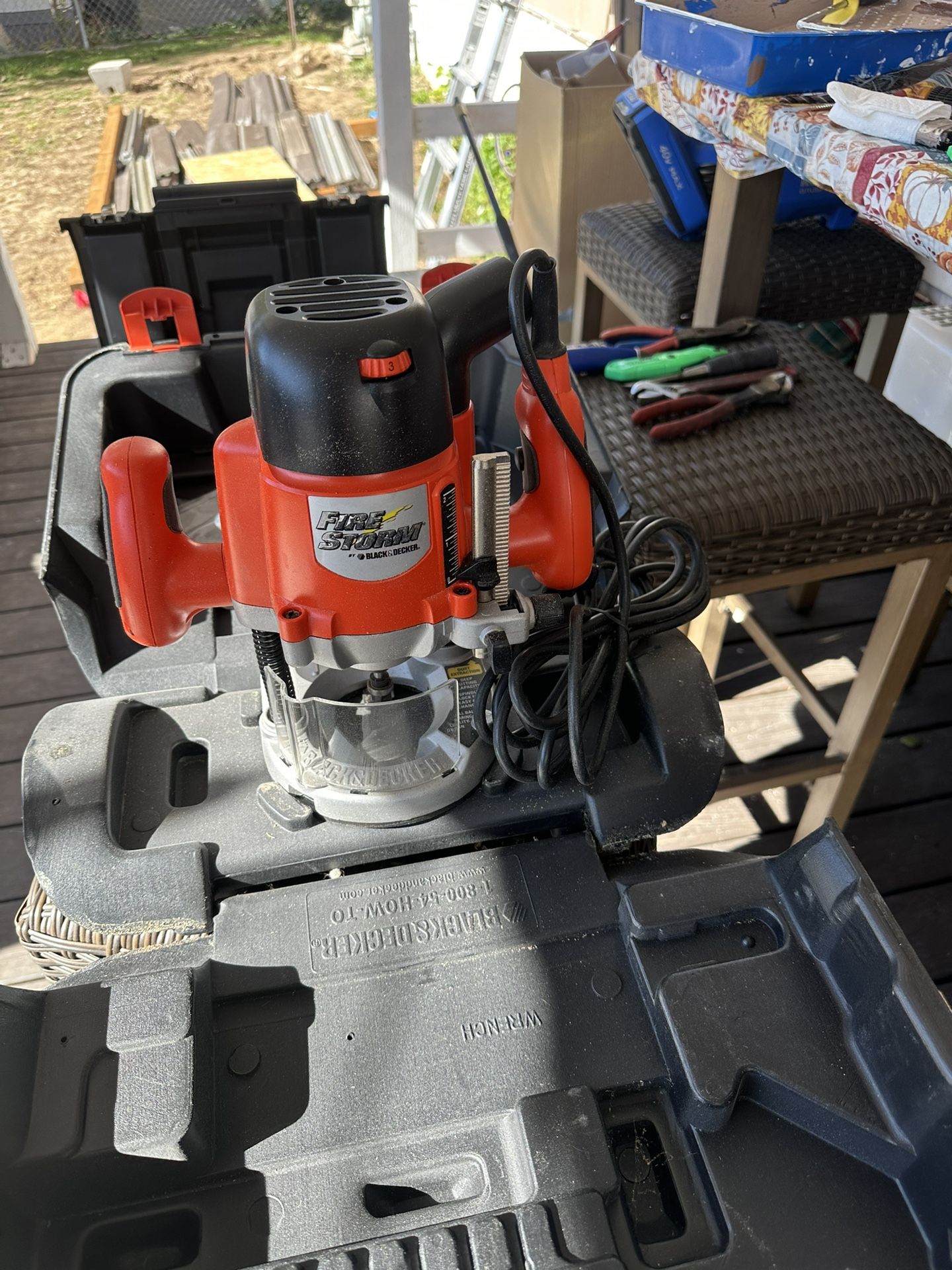 B&D Firestorm plunge router