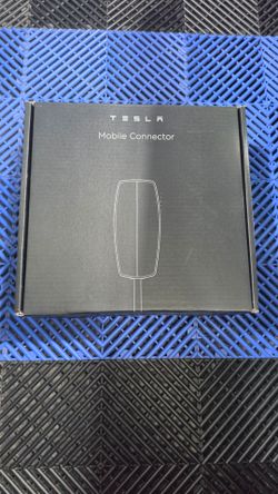 Tesla Mobile Connector new