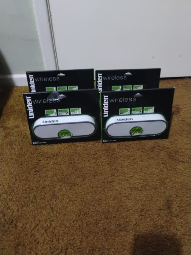For Bluetooth Speakers $20 A Piece Or 60 Bucks For All Four Of Them Bluetooth Speakers Brand New