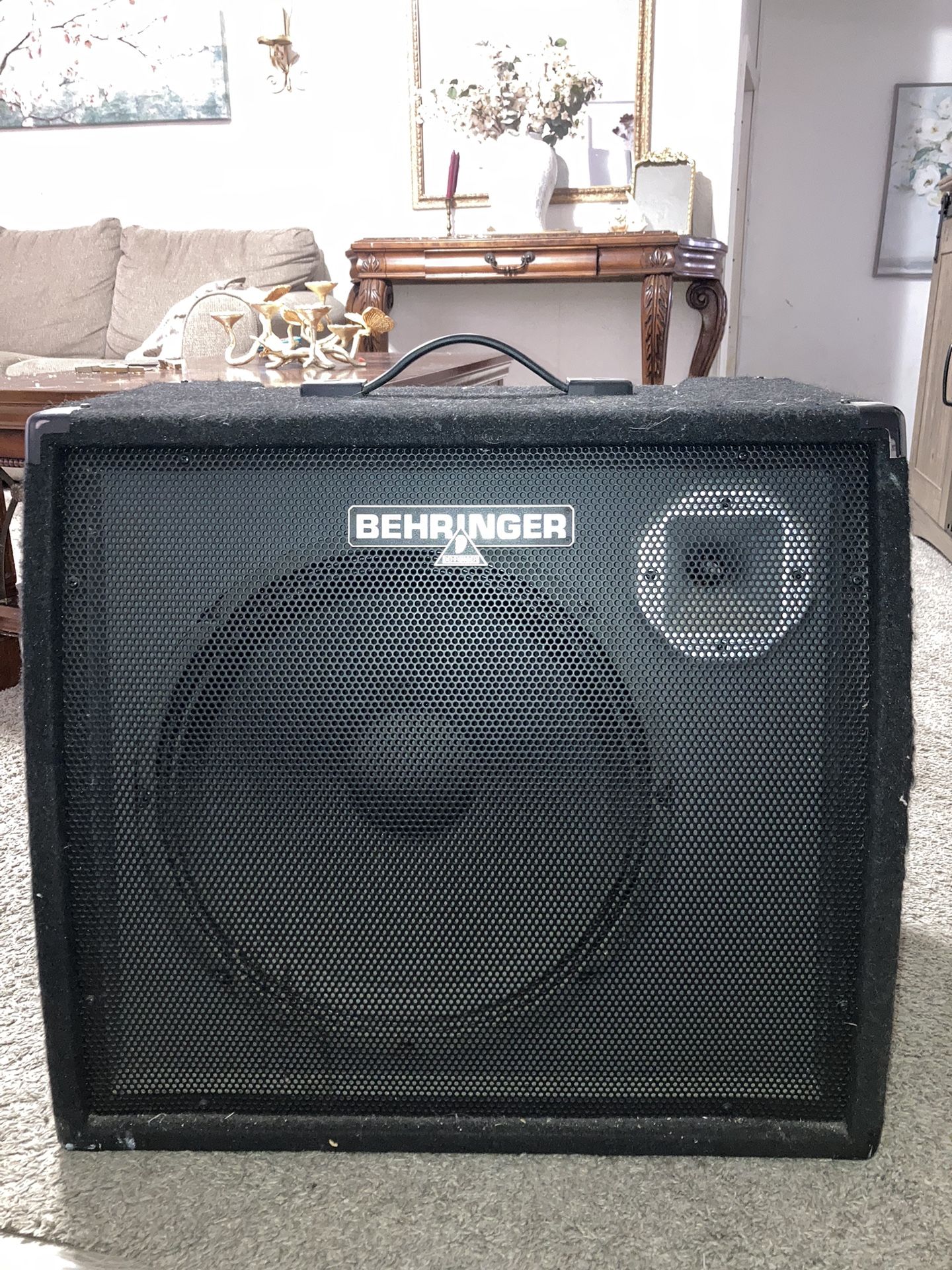 Behringer Amp 300W