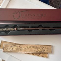 Ollivanders Wand George Weasley with Box and Maps