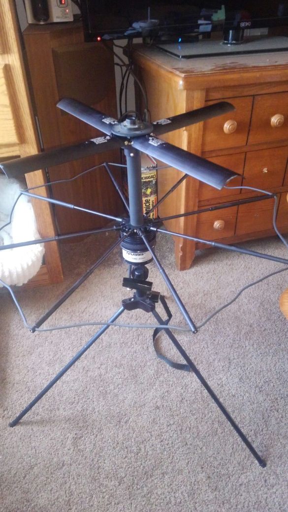 Harris RF - 3080 - at001 portable UHF satellite communication antenna