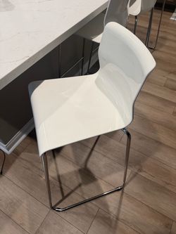 Set of 4 White Gloss Counter Stool with Chrome Base