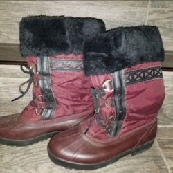 Women Size 10 Snow Boots 