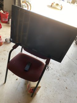 LED 32 inch flatscreen TV $30