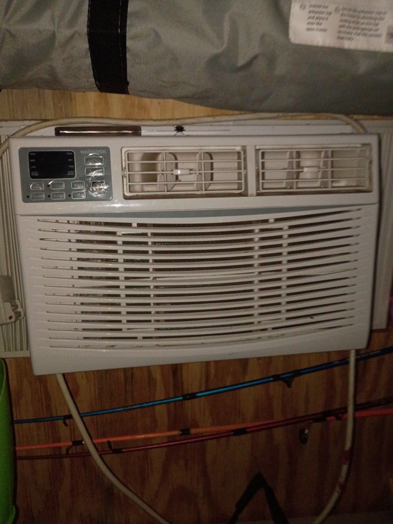 Magnavox 8000 Btu Window Unit.
