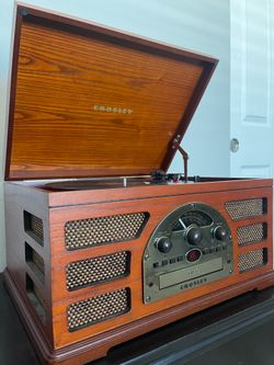 Crosley Record, Tape, CD and Aux player