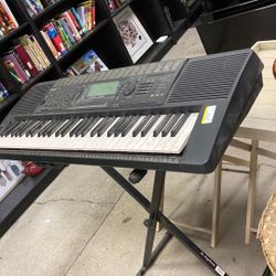 Yamaha Keyboard 