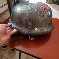 German Helmet Carbon Fiber Must Have A Big Dome 