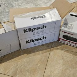3 Klipsch In Wall Speakers With Amp.