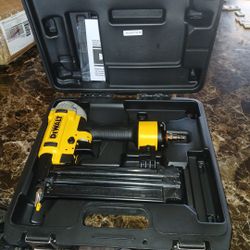 Open Box - DEWALT 18-Gauge Pneumatic Brad Nailer