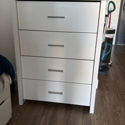 Dresser 4 Drawer