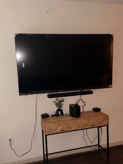 Flatscreen TV 75in