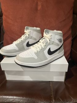 Jordan 1 Mid 