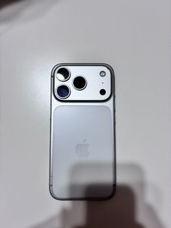 iPhone 17 pro 256gb AT&T