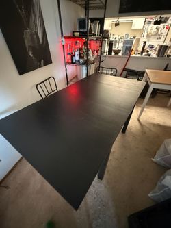Black 4-6 person dining room table