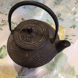Towa Workshop  Cast Iron Vintage Tetzubin Japanese Tea Pot