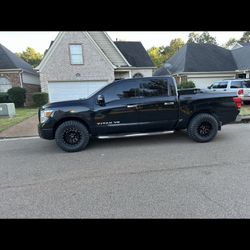 2018 Nissan Titan Sv