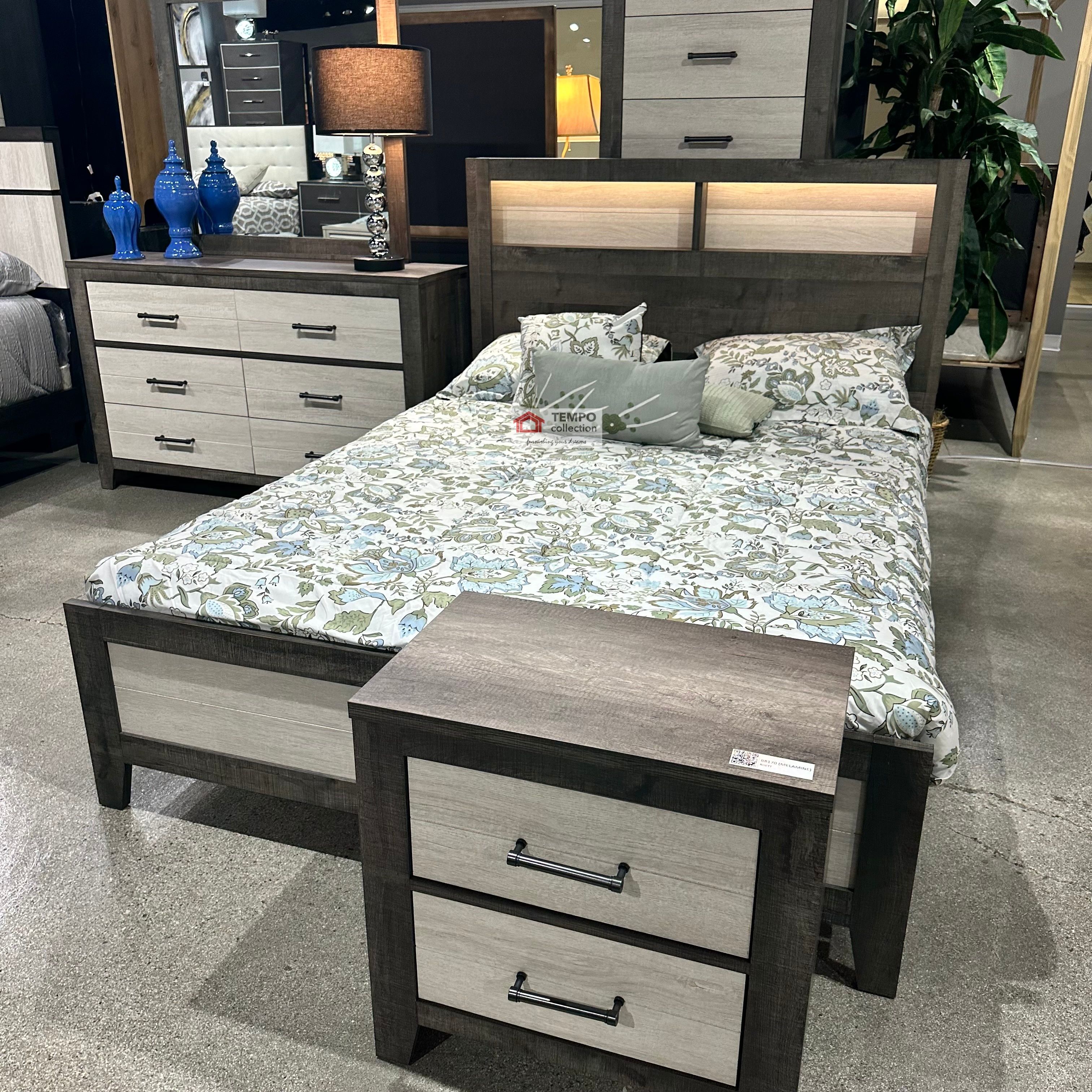 4 PCS Bedroom Set, QUEEN BED FRAME, DRESSER, MIRROR and NIGHTSTAND 