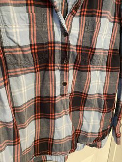 Size XL plaid flannel tunic  Buttons half way down  From Old Navy Thumbnail