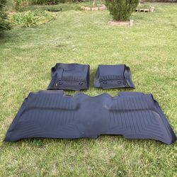 Weather Tech Floor Mats In Excellent Condition, They’ll Fit: 2014/2019 Chevy Silverado/GMC Sierra 1500,2500,3500 Crew Cab Trucks.