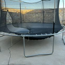 Free Trampoline 