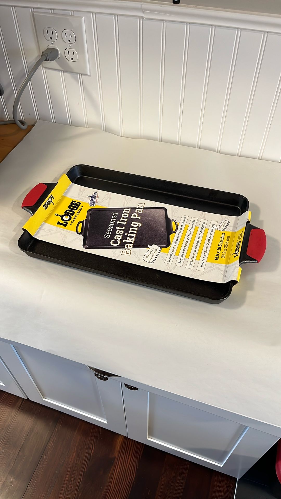 Brand New! LODGE Cast Iron Baking Sheet