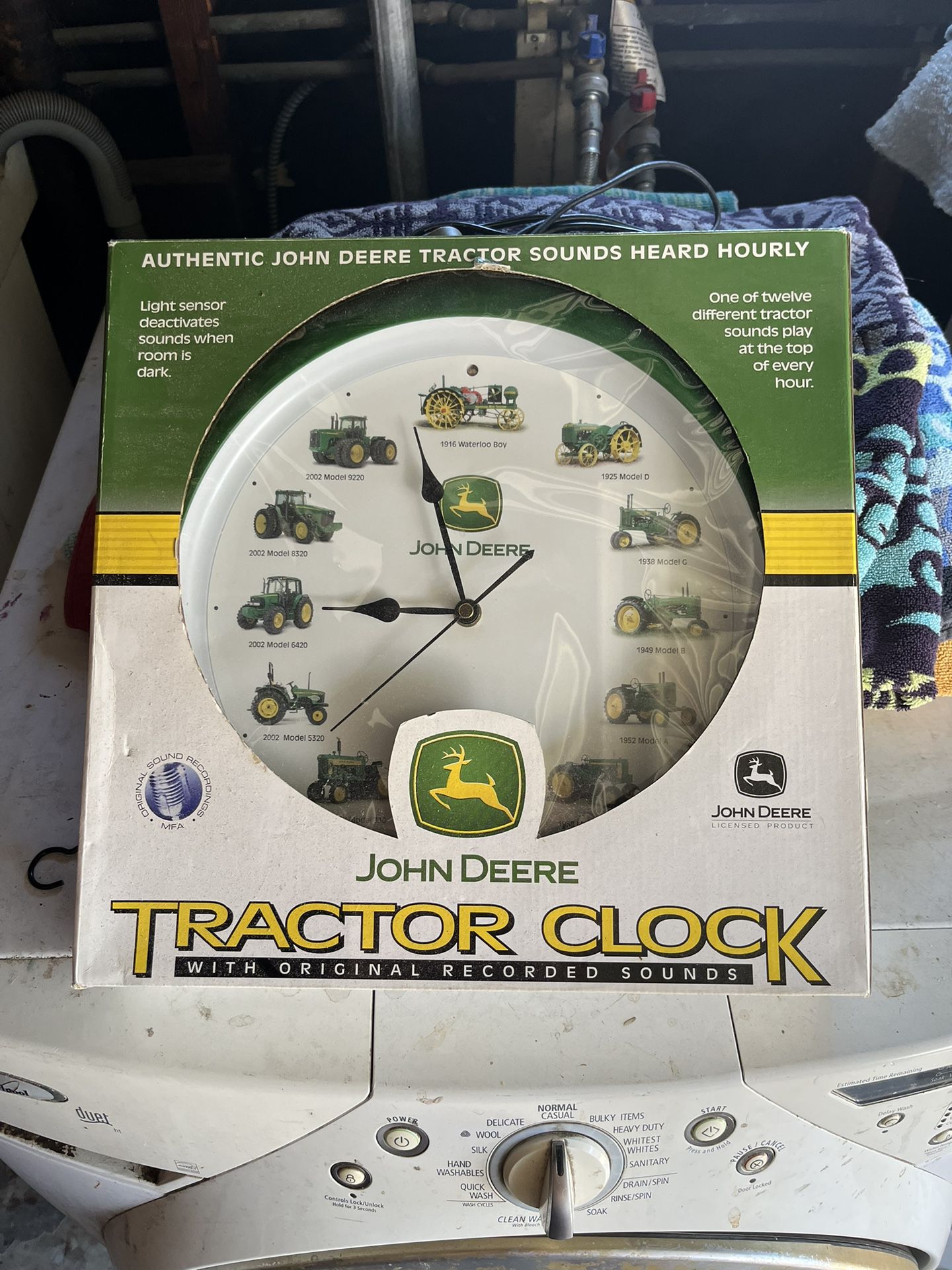 John Deer Hourly Tractor Sound Clock