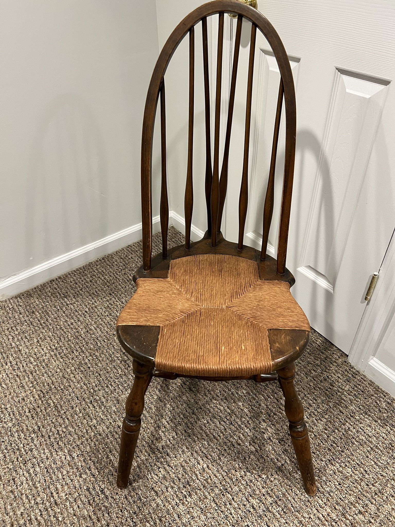 Late 19th Century Antique Windsor Chair with Rush Seating Very Good Condition 19.5sd x 16w x 17sh x 37.5 Smoke free household