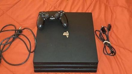 Ps4 pro works great come with 3 disc games