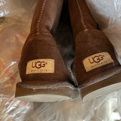 2pairs UGG Size 8/ 8 /2