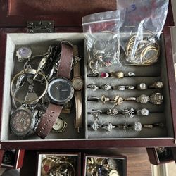 Mix of gold/silver jewelry