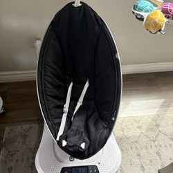 4 Moms MamaRoo Swing