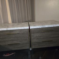 Set Of 2 Nightstands 